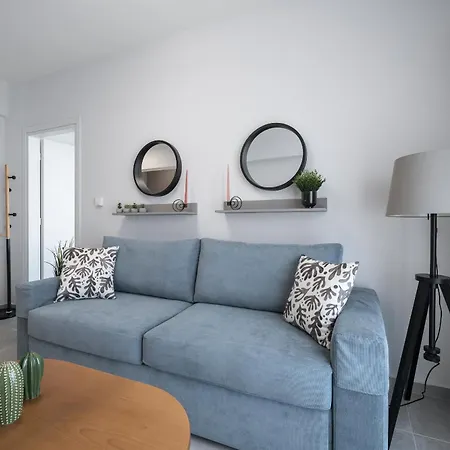 Damon's - 2 Bedrooms Apartman *