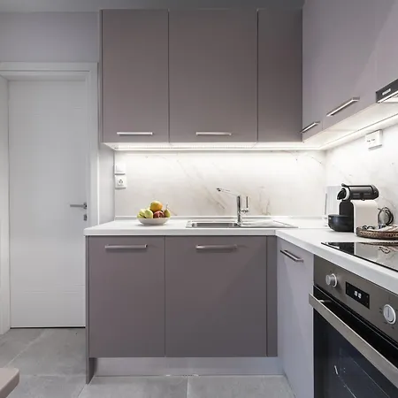 Damon's - 2 Bedrooms Appartamento Salonicco