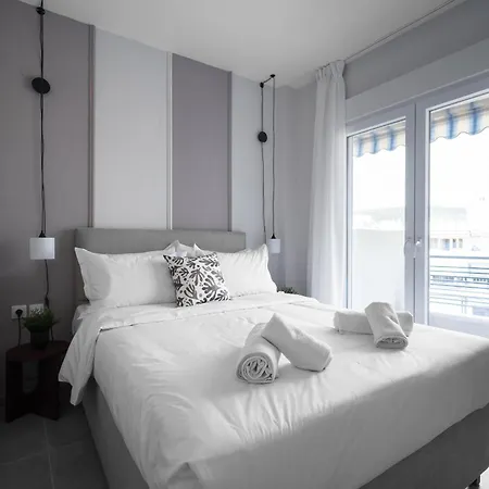 Damon's - 2 Bedrooms Appartamento Salonicco