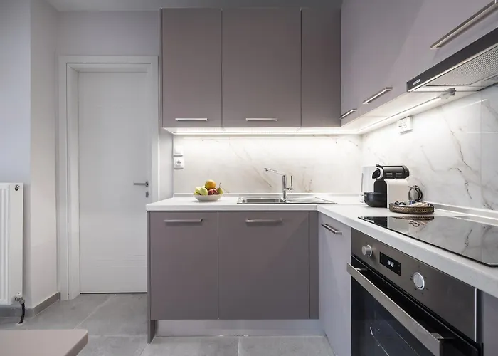 Damon's - 2 Bedrooms Appartamento Salonicco